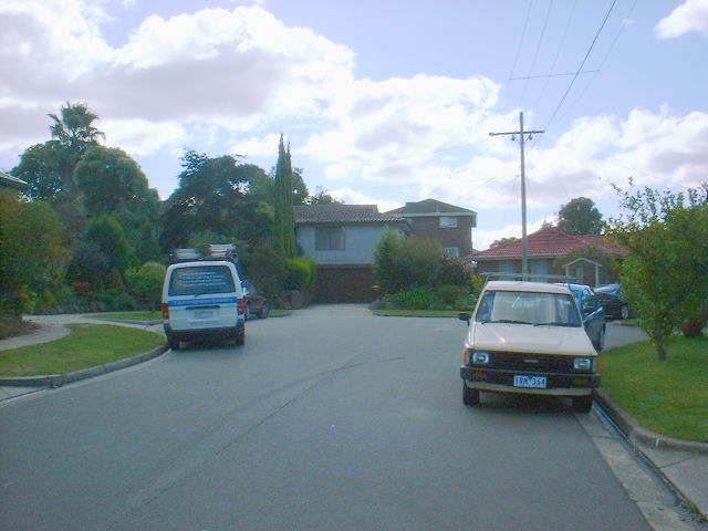 Image:Neighbours Pinoak Court.jpg