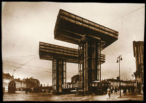 Wolkenb&uuml;gel ("Cloud-hanger"): photomontage of an unexecuted building designed by El Lissitzky in 1924.