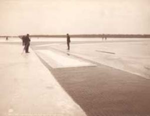 Image:Ice Harvesting on Lake St Clair Michigan circa 1905--photograph courtesy Detroit Publishing Company.jpg