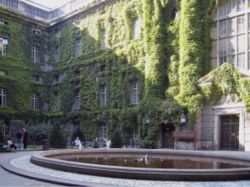 Inner courtyard of the Preu&szlig;ische Staatsbibliothek (2005)