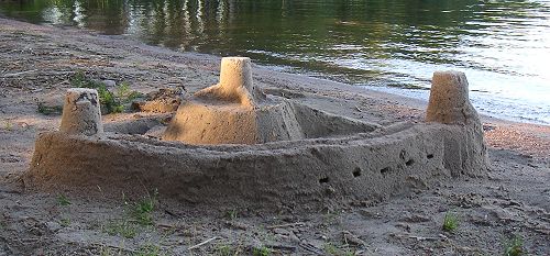 Image:Small sand castle.jpg