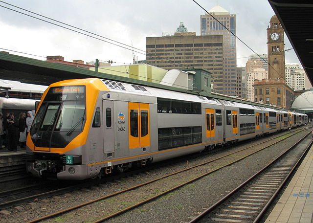 Image:Cityrail-millennium-M32-ext.jpg