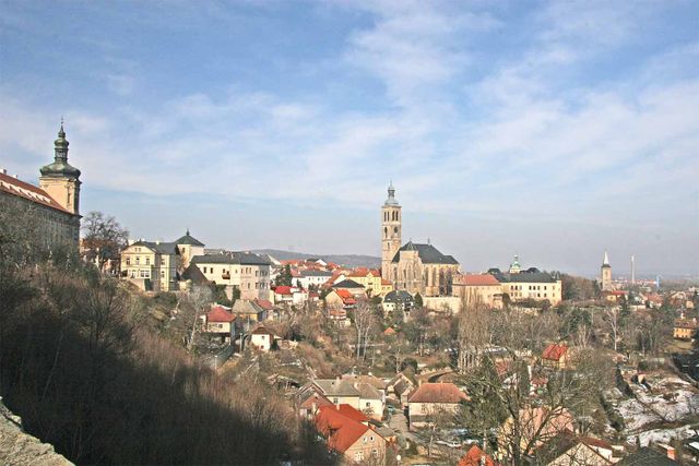 Image:Kutn&aacute; Hora - pohled od Svat&eacute; Barbory.jpg