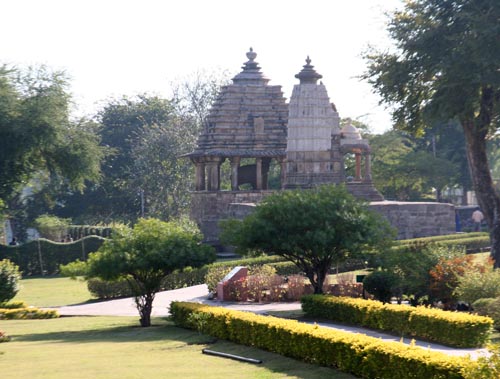 Image:Khajuraho-landscape.jpg