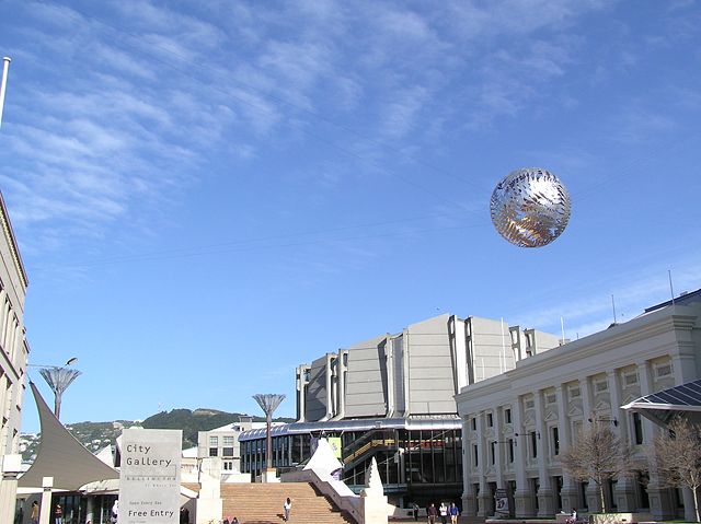 Image:Art Ferns & Civic Square.JPG