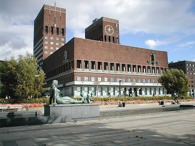 Image:Oslo r&aring;dhus2.jpg