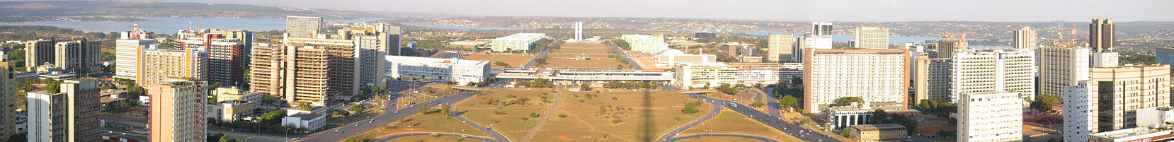 Panoramic picture of Bras&iacute;lia from the TV tower.