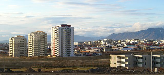Image:Suburban Reykjav&iacute;k1.JPG
