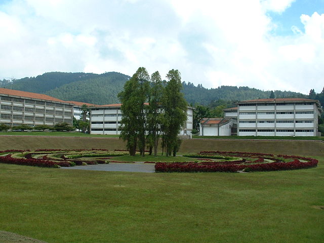 Image:Laberinto Cromovegetal - Universidad Sim&oacute;n Bol&iacute;var.jpg