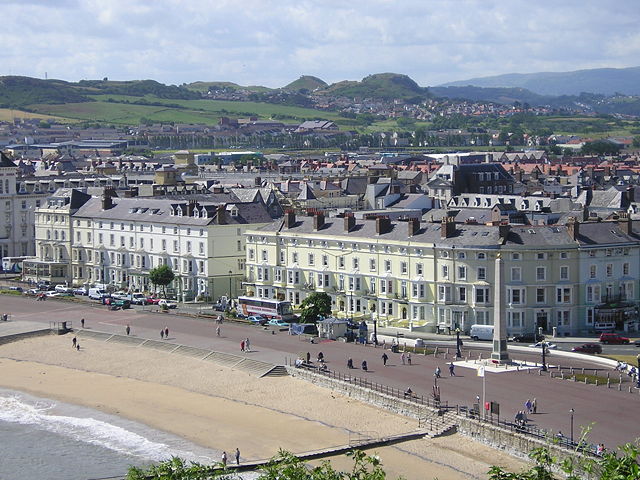 Image:Llandudno-P6180235.JPG